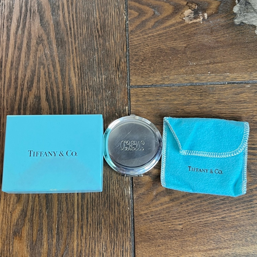 Vintage TIffany & Co. Sterling Silver Ladies Compact With Box Pouch Engraved MKD